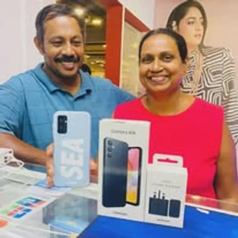 Happy ALOKA TECH customer with their new device